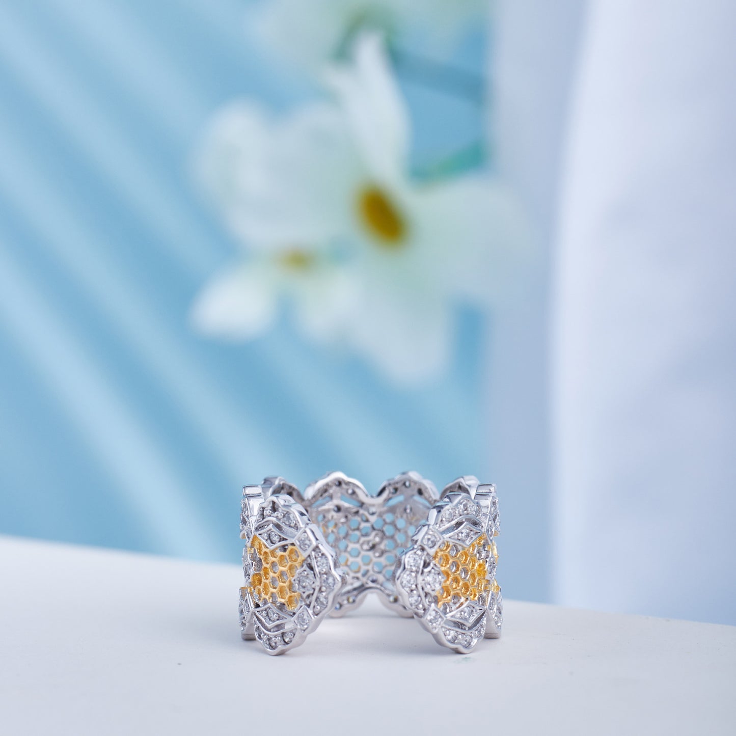 Ins Wind Lace Two-tone Hollow Honeycomb Ring